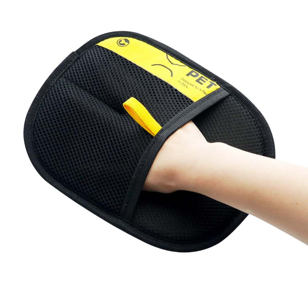 FurClean - Haustierhaare entfernen ohne Sauerei. Ohne Stress. Ohne Fusselroller. Nur mit dem Handschuh.