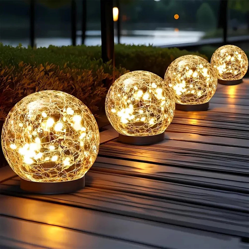 GardenNova - Abends wirkt dein Garten wie ausgestorben